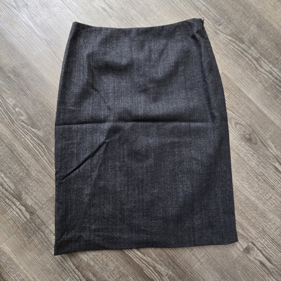 Theory black mini skirt faux back pockets and side zip size 0 - Picture 1 of 4